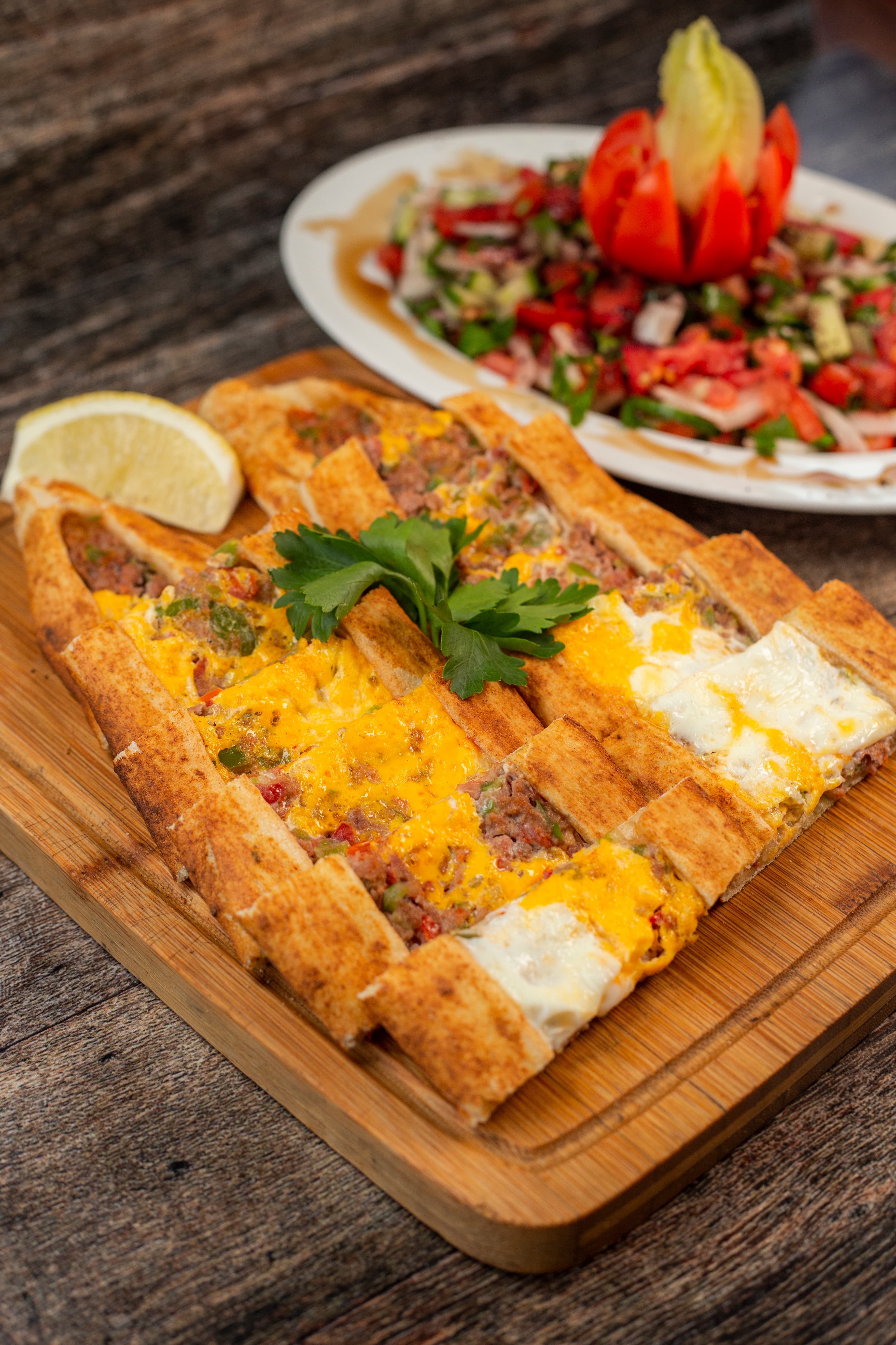 AKıymalı Yumurtalı Pide