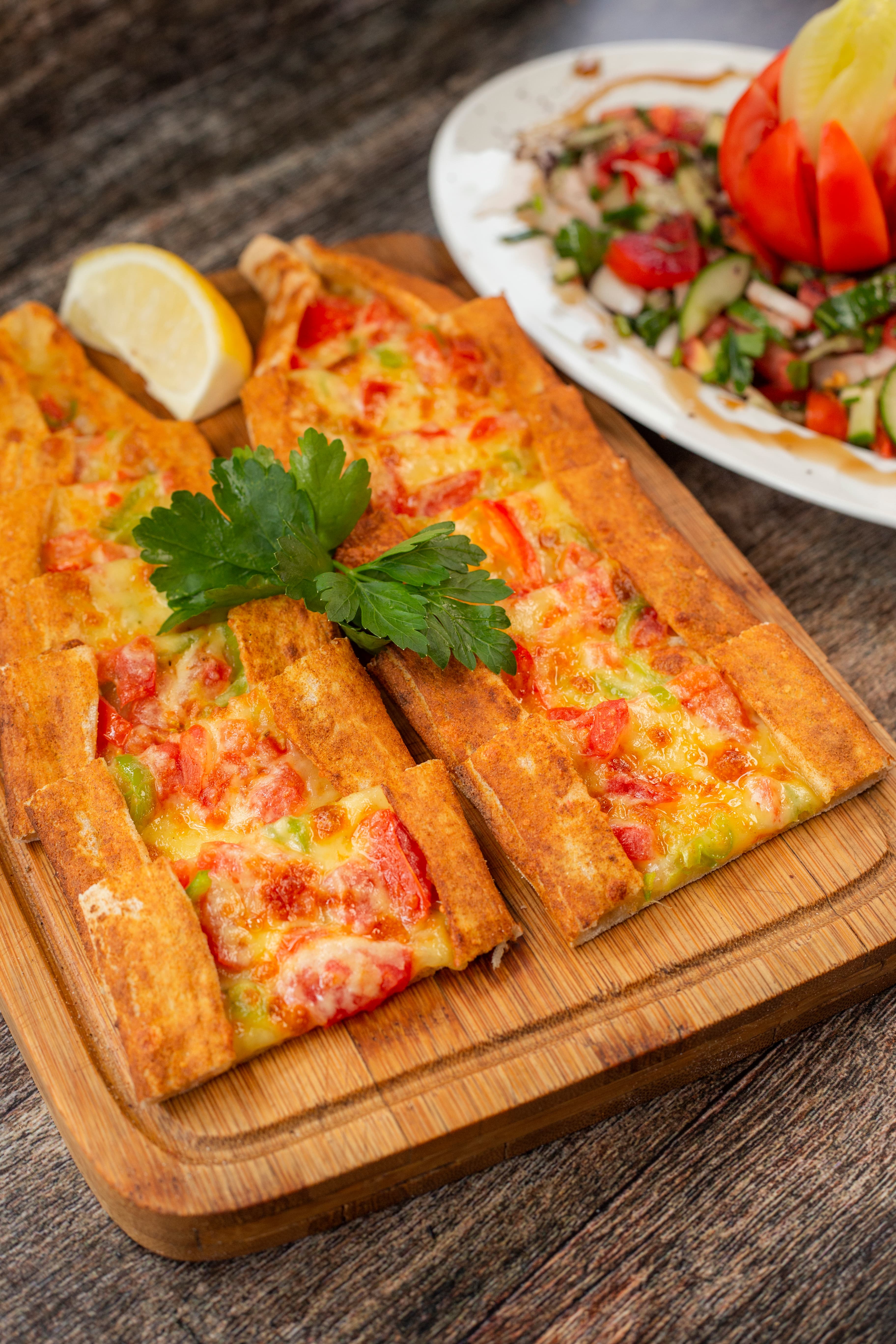Sebzeli Kaşarlı Pide